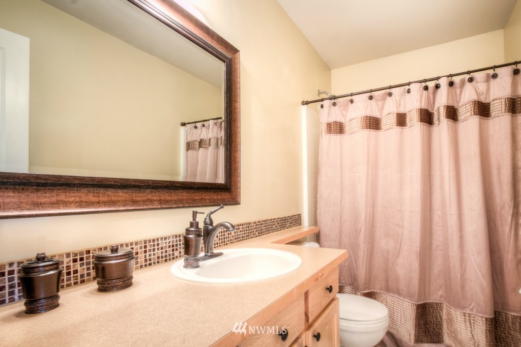 28036 Maple Ridge Way Southeast Maple Valley, WA 98038 - Photo 13 of 21