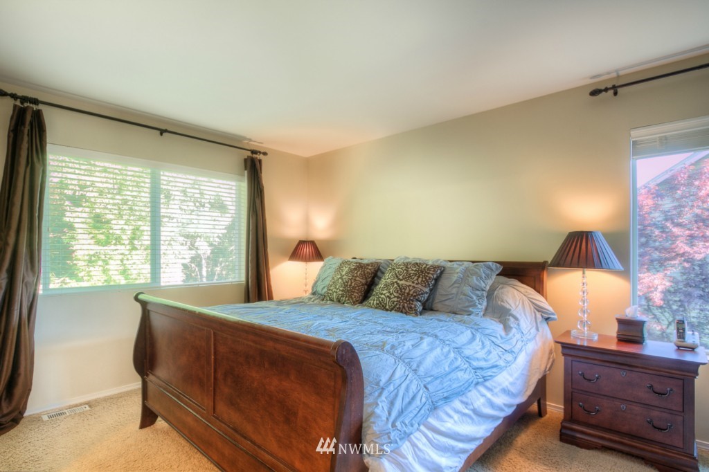 28036 Maple Ridge Way Southeast Maple Valley, WA 98038 - Photo 14 of 21