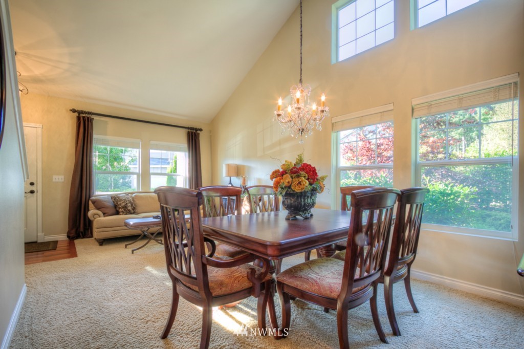 28036 Maple Ridge Way Southeast Maple Valley, WA 98038 - Photo 4 of 21