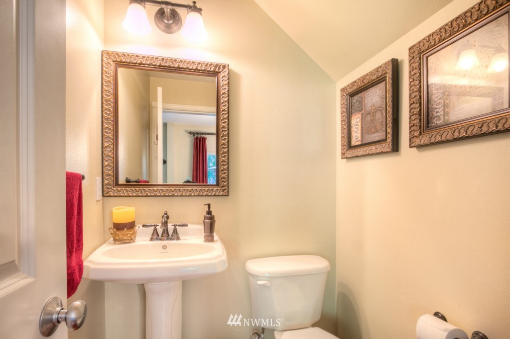 28036 Maple Ridge Way Southeast Maple Valley, WA 98038 - Photo 10 of 21