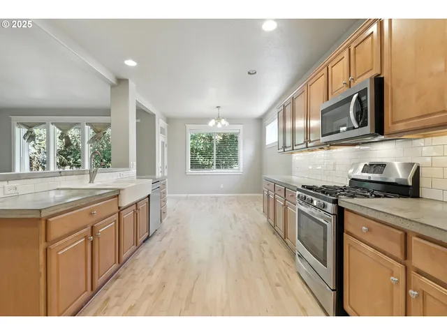 $724,900 | 23798 Southwest Heron Lakes Drive, Sherwood, OR 97140