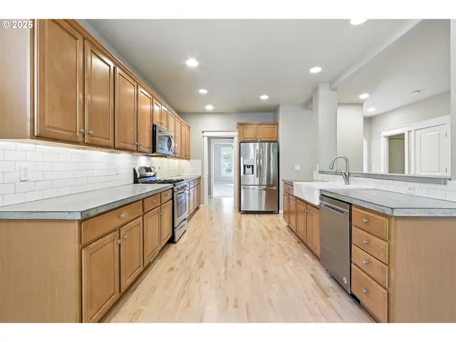 $724,900 | 23798 Southwest Heron Lakes Drive, Sherwood, OR 97140