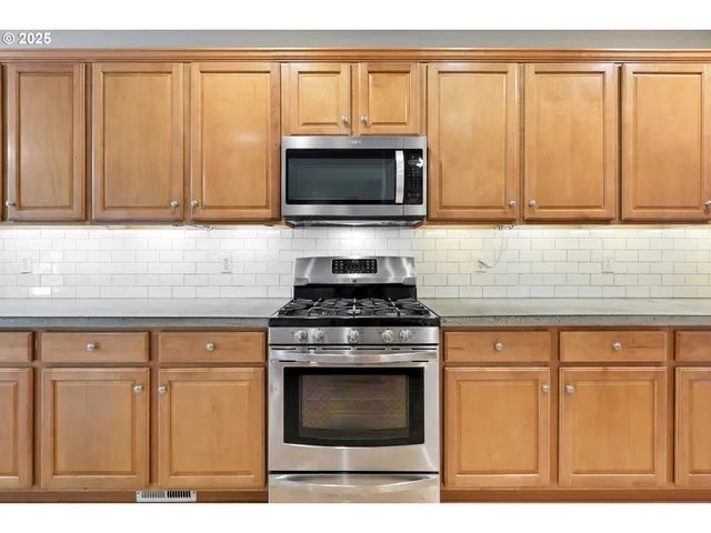 $724,900 | 23798 Southwest Heron Lakes Drive, Sherwood, OR 97140