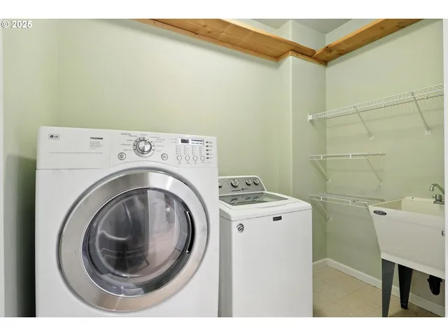 $724,900 | 23798 Southwest Heron Lakes Drive, Sherwood, OR 97140