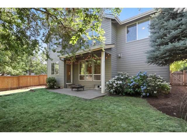 $724,900 | 23798 Southwest Heron Lakes Drive, Sherwood, OR 97140