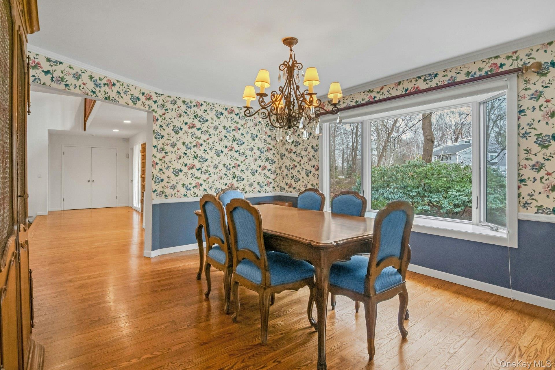121 Law Road Briarcliff Manor, NY 10510 - Photo 6 of 48 You can host wonderful dinner parties in this Formal Dining Room with a bow window and chair rail accent.