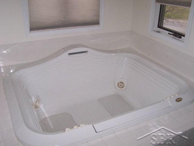 4086 Autumn Ridge Saginaw, MI 48603 - Photo 1 of 7 20041519.JPG