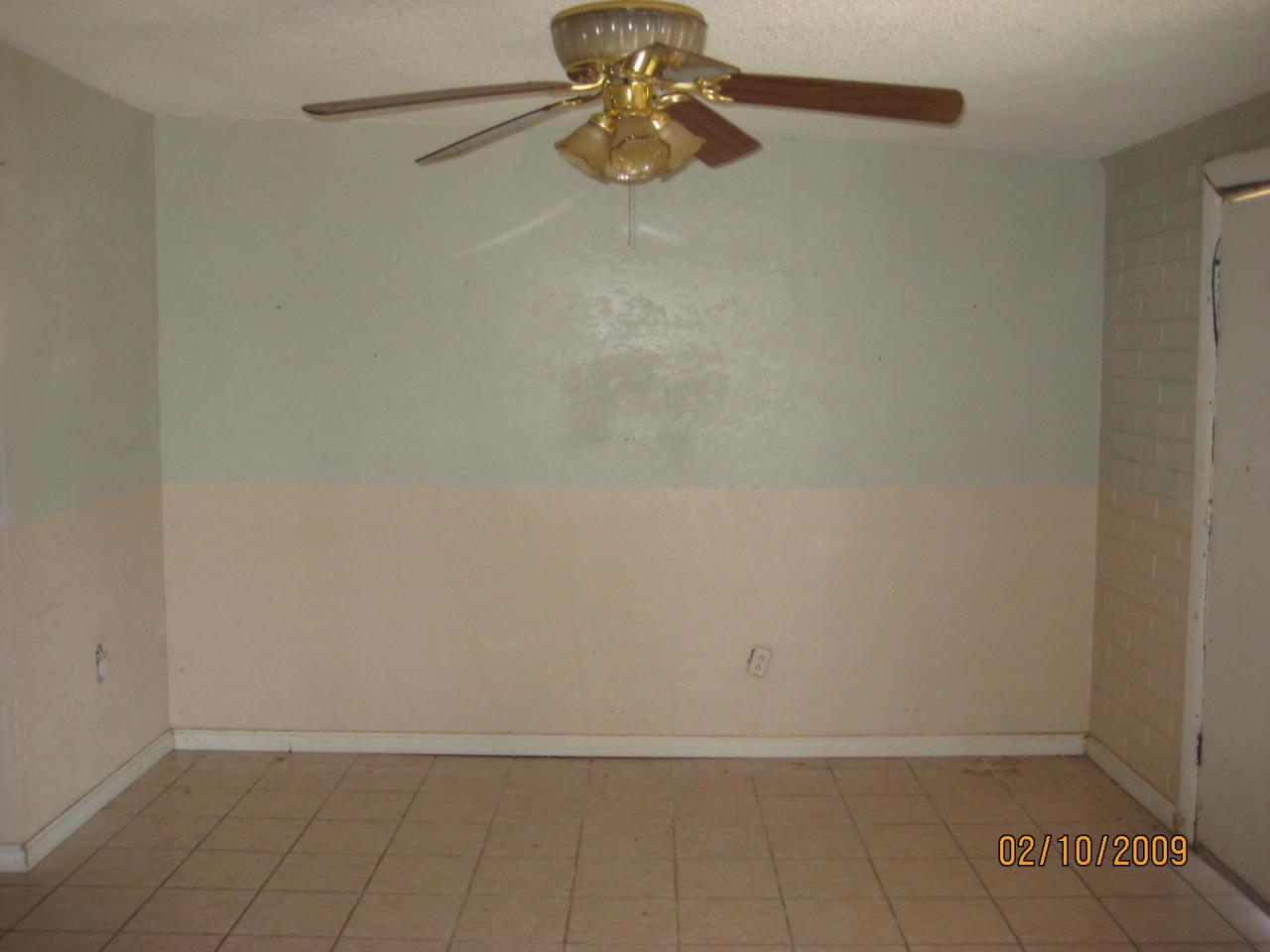 4014 West Monte Vista Road Phoenix, AZ 85009 - Photo 3 of 5 1