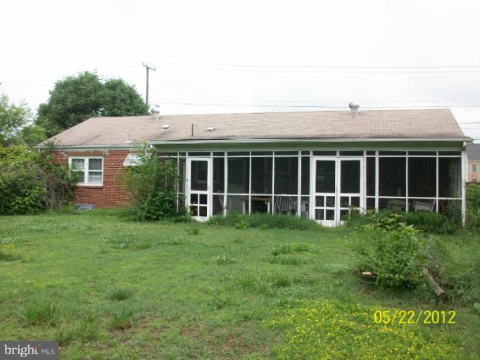Exterior (Rear)