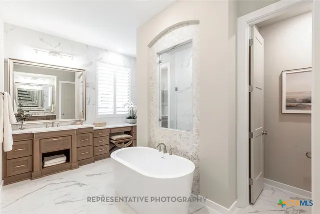 $848,127 | 121 Las Posas Drive, Liberty Hill, TX 78642