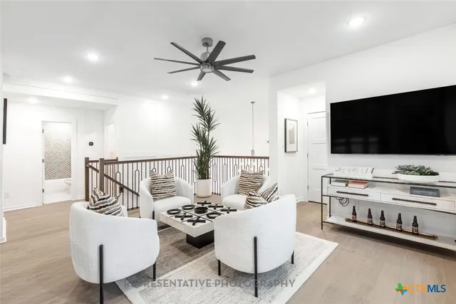 $848,127 | 121 Las Posas Drive, Liberty Hill, TX 78642