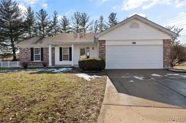 $335,000 | 20 White Chapel Court, O'Fallon, MO 63368