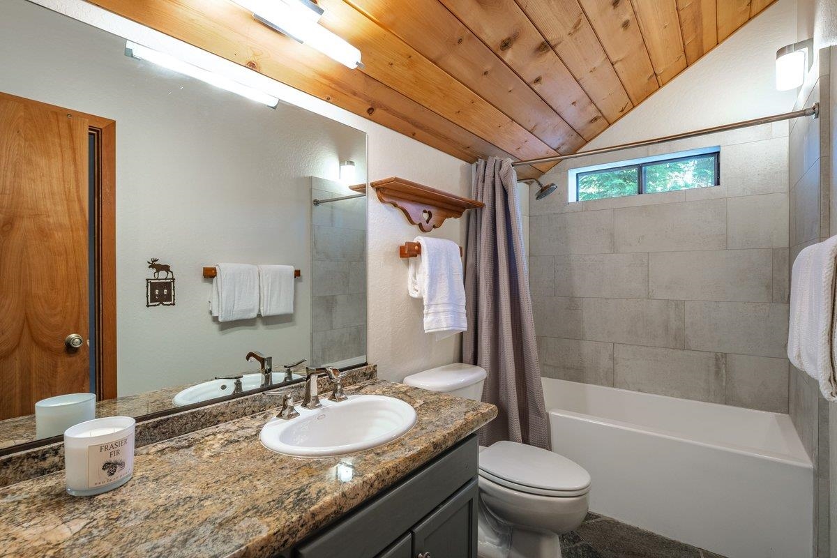11917 Sitzmark Way Truckee, CA 96161 - Photo 15 of 26