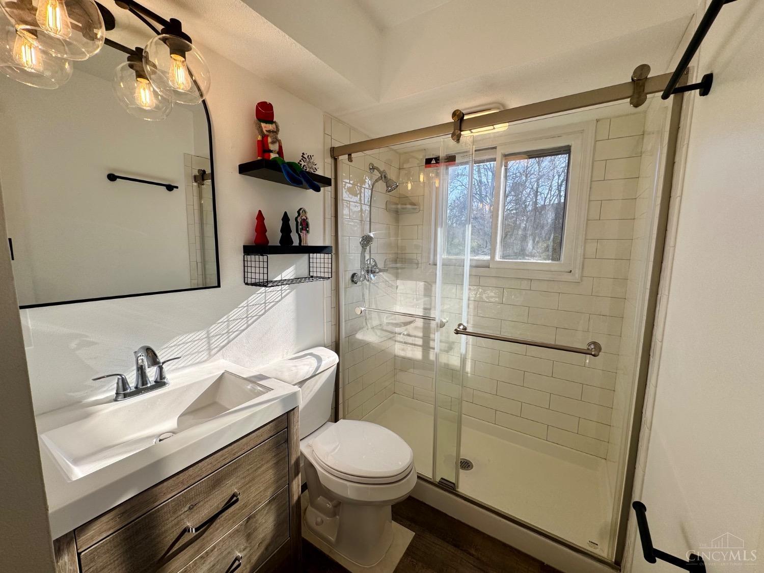2993 Compton Road Cincinnati, OH 45251 - Photo 17 of 28
