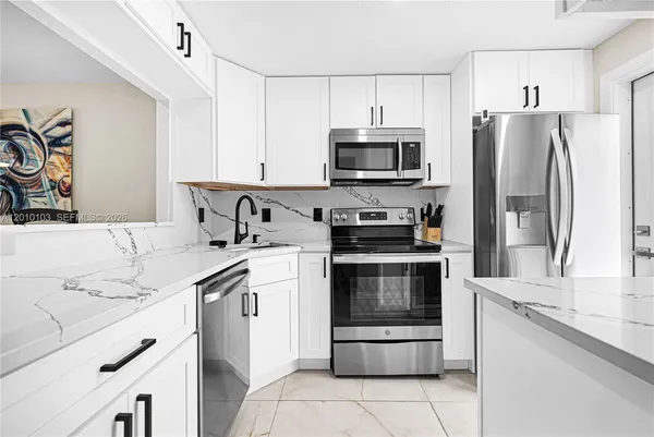 $2,600 | 400 Southeast 10th Street, Unit 105, Deerfield Beach, FL 33441