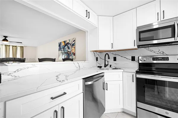 $2,600 | 400 Southeast 10th Street, Unit 105, Deerfield Beach, FL 33441