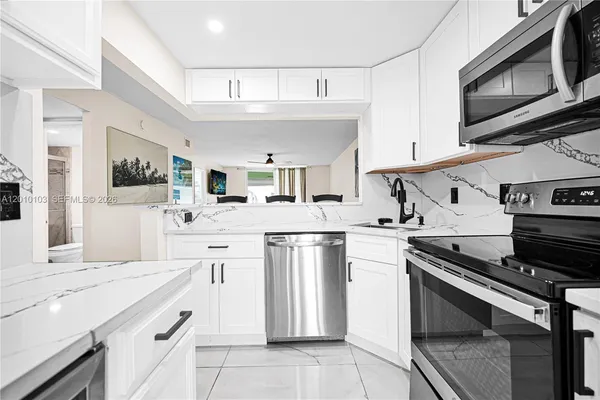 $2,600 | 400 Southeast 10th Street, Unit 105, Deerfield Beach, FL 33441