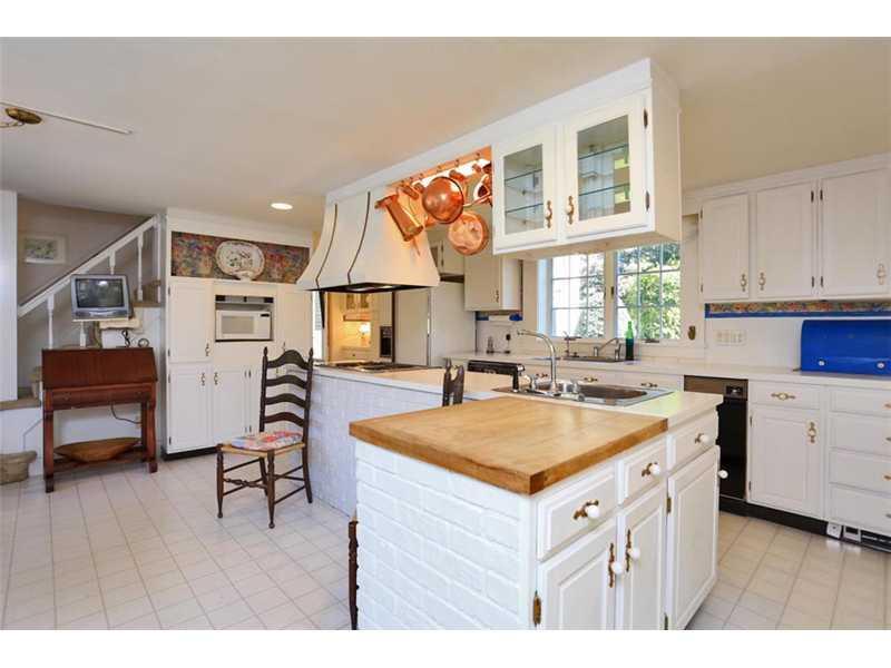 227 Foreside Road Cumberland Foreside, ME 04110 - Photo 2 of 30 Kitchen.