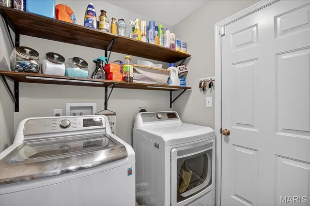 $405,000 | 2652 Winding Valley Drive, Fenton, MO 63026