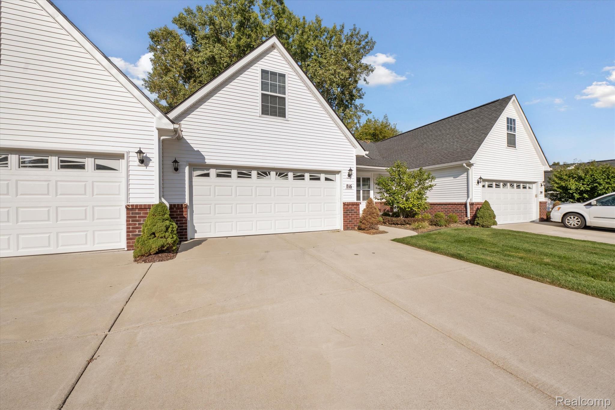 816 Nelson's Ridge Drive Howell, MI 48843 - Photo 31 of 36 02-816-Nelson's-Ridge-Dr-Howell-MI-48843-WindowStill-25.jpg
