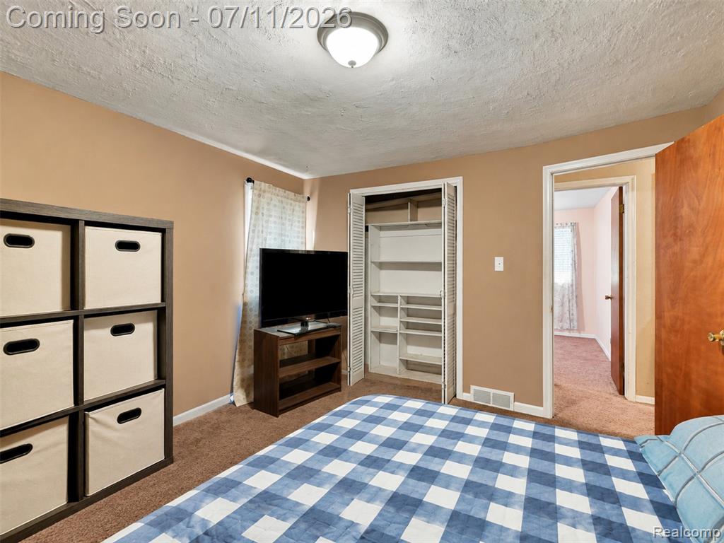27679 Spring Arbor Drive Southfield, MI 48076 - Photo 18 of 31