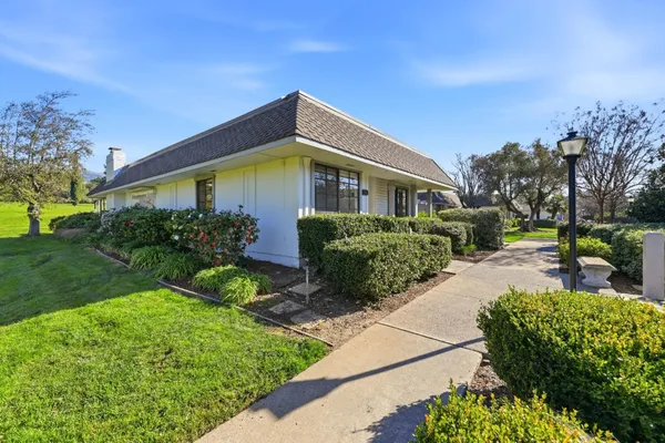 a picture of a counter top space