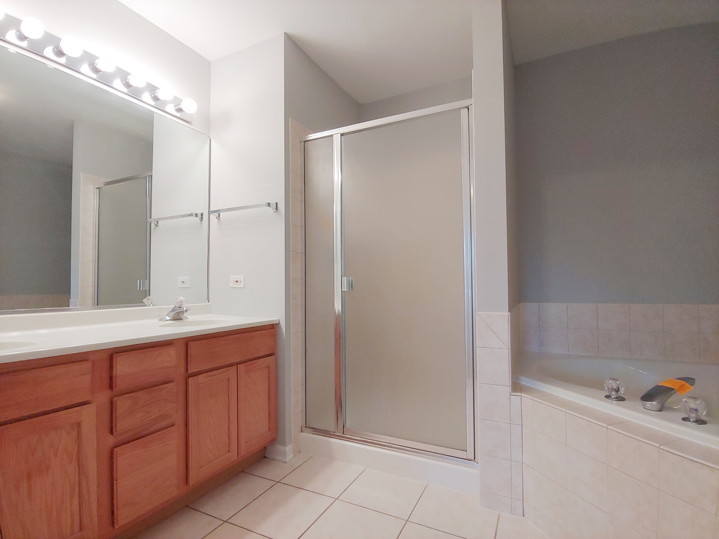 2139 Ivy Ridge Drive Hoffman Estates, IL 60192 - Photo 11 of 22