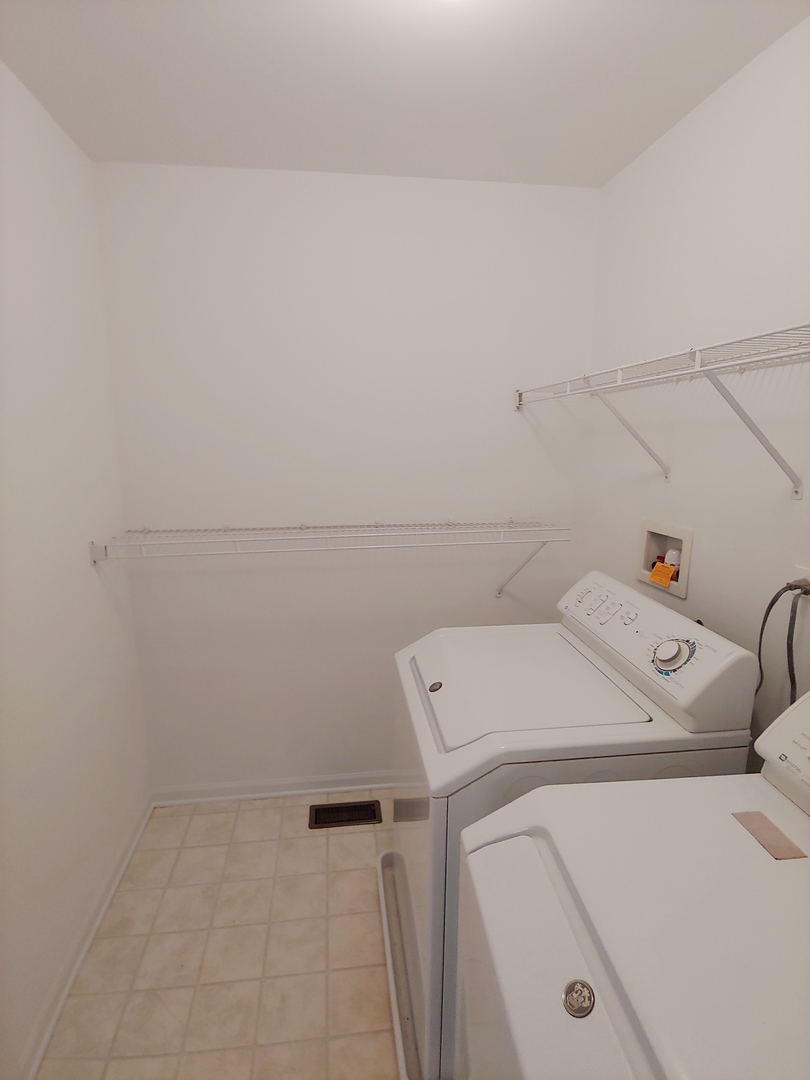 2139 Ivy Ridge Drive Hoffman Estates, IL 60192 - Photo 18 of 22