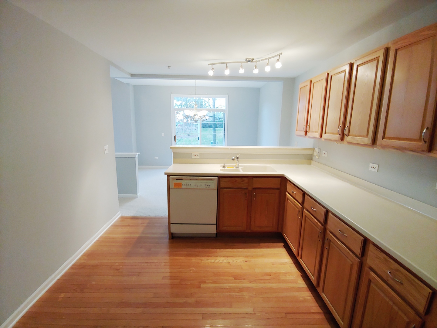 2139 Ivy Ridge Drive Hoffman Estates, IL 60192 - Photo 5 of 22