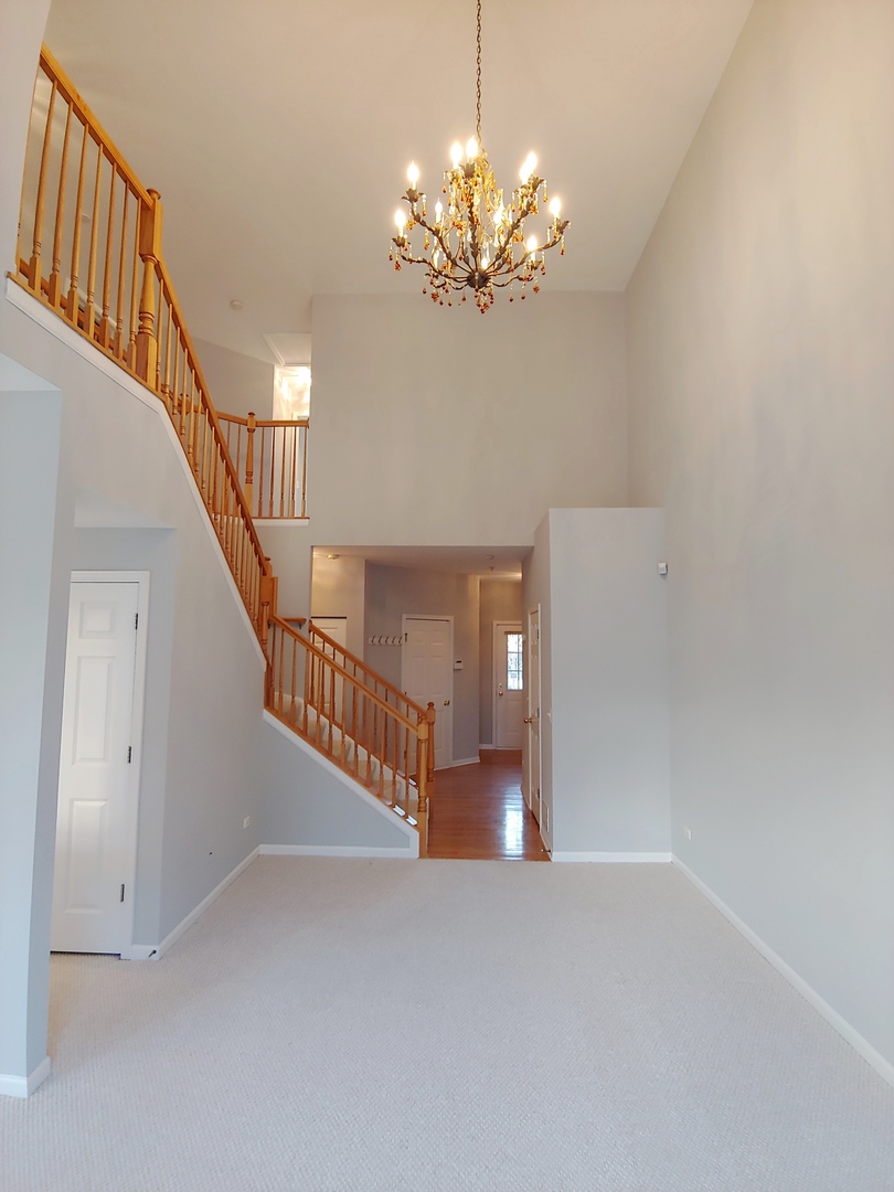 2139 Ivy Ridge Drive Hoffman Estates, IL 60192 - Photo 8 of 22