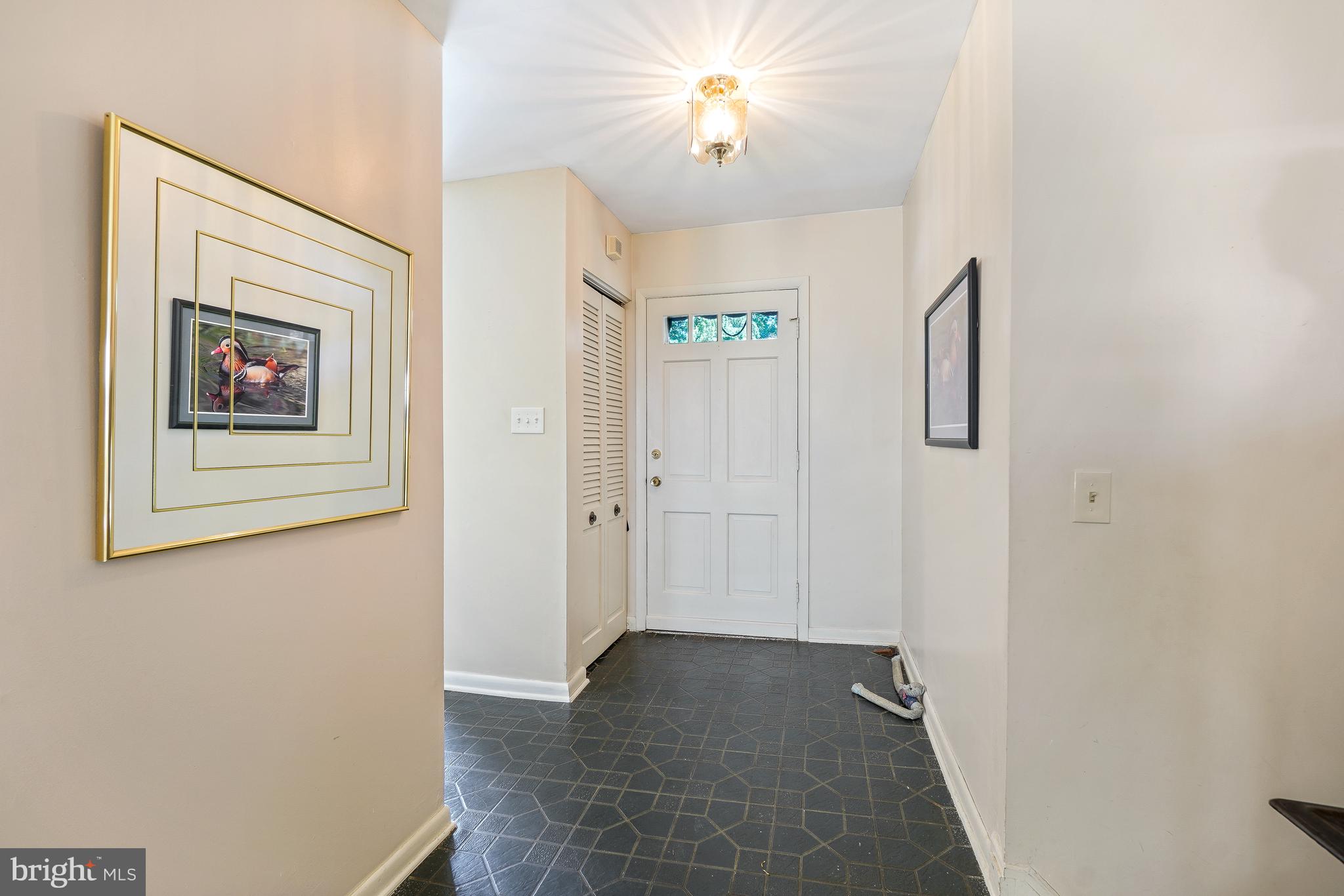 16011 Jerald Road Laurel, MD 20707 - Photo 5 of 48 Entry