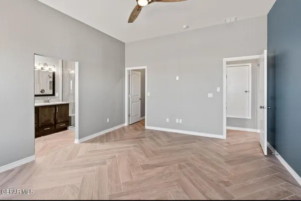 a view of an empty walk in closet