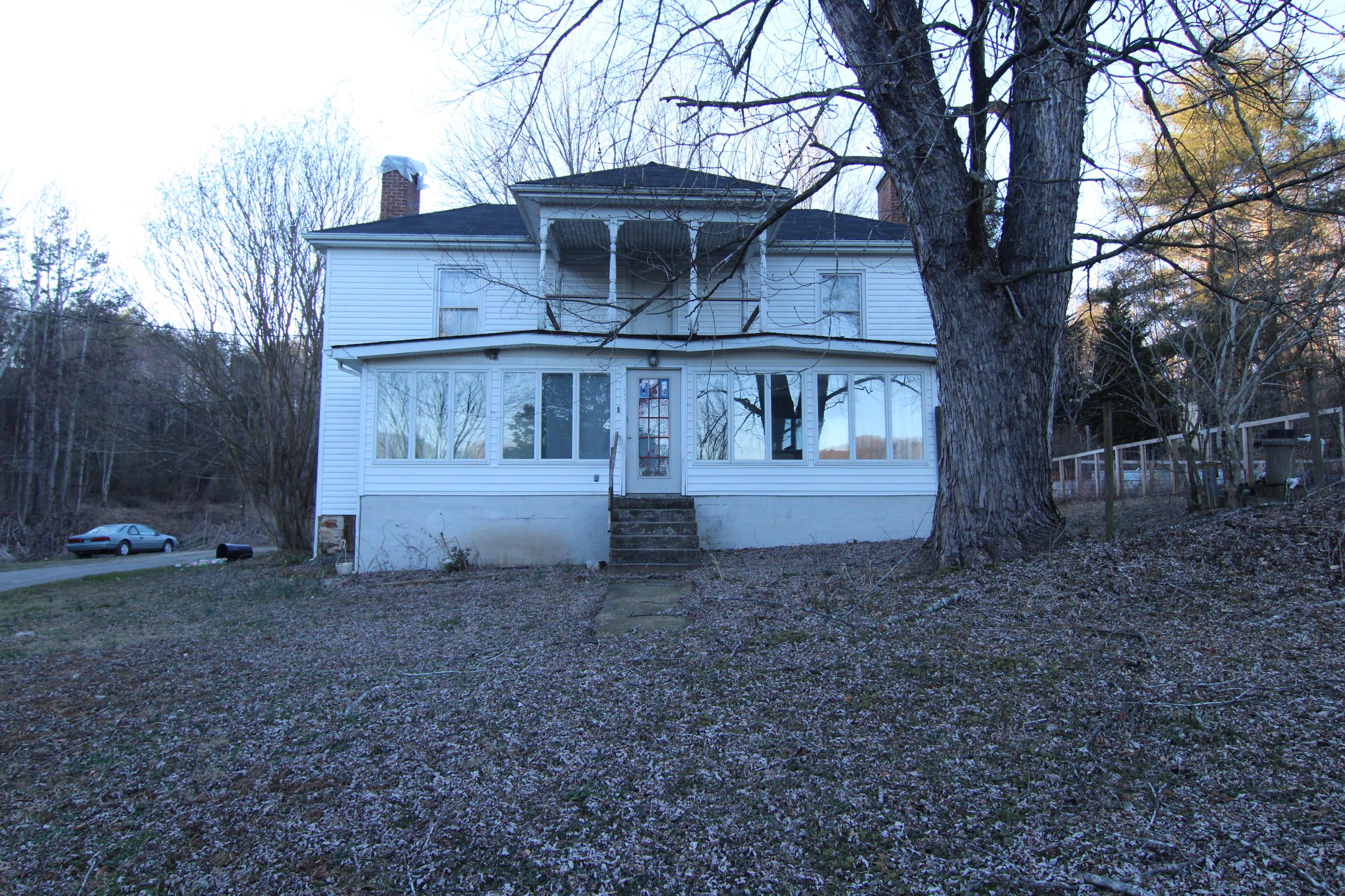 1430 Atkinson Hollow Road Vinton, VA 24179 - Photo 1 of 12 IMG_1432