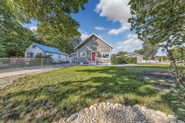 $324,000 | 824 East Main Street, Weiser, ID 83672