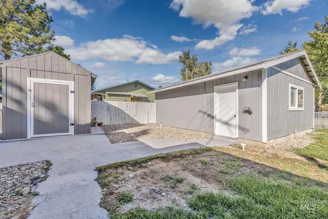 $324,000 | 824 East Main Street, Weiser, ID 83672