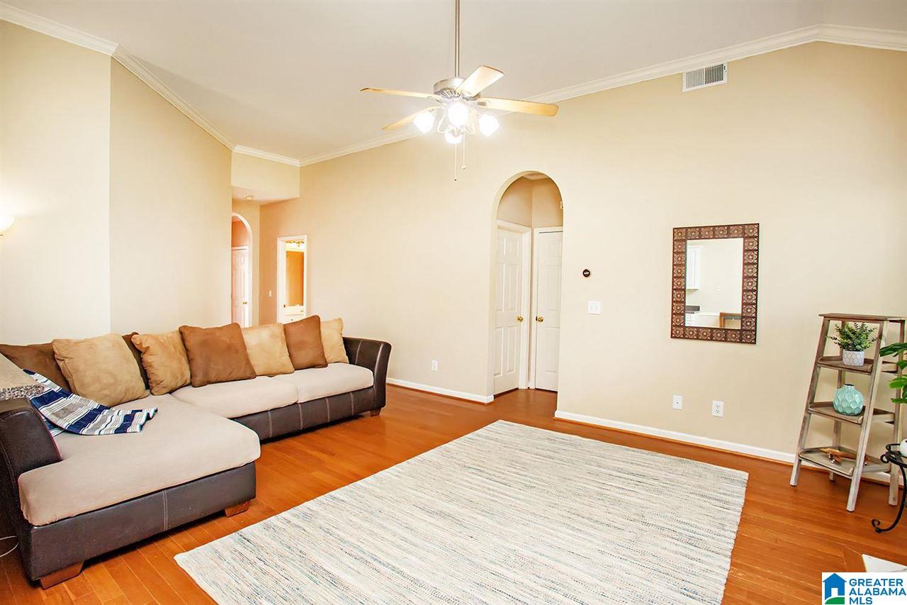 809 Waterford Circle Calera, AL 35040 - Photo 2 of 23