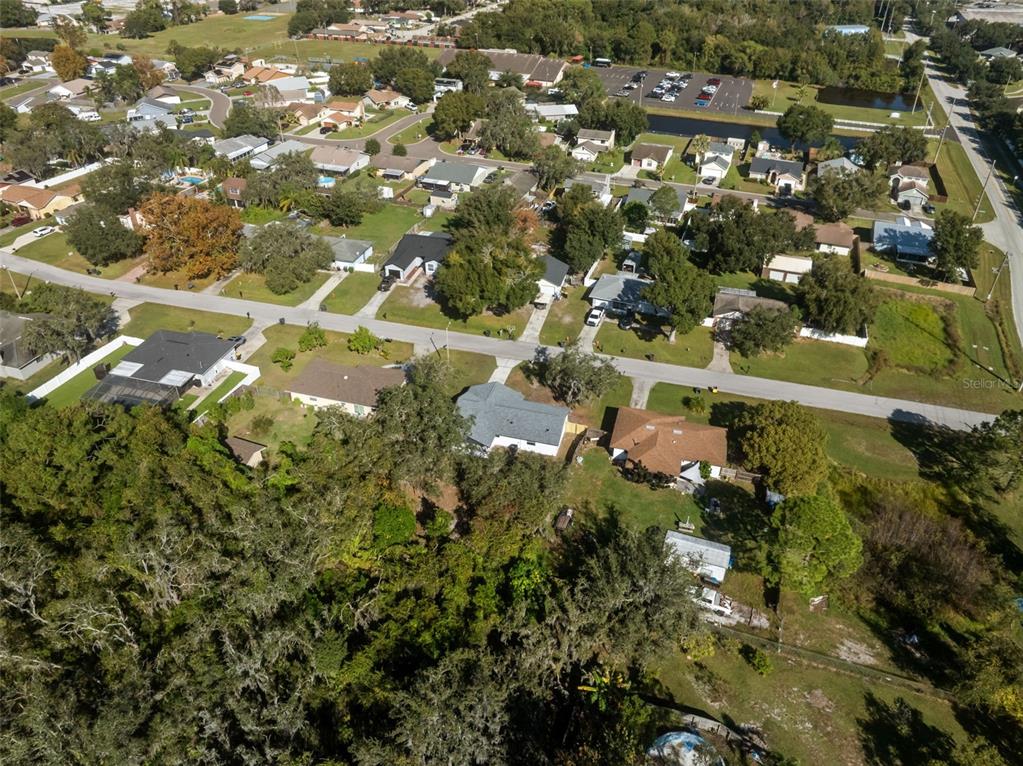 606 Kings Lane Southwest Winter Haven, FL 33880 - Photo 45 of 50 a view of a city