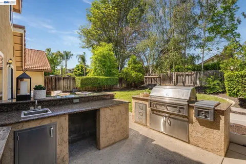 $1,399,998 | 11752 Betlen Drive, Dublin, CA 94568