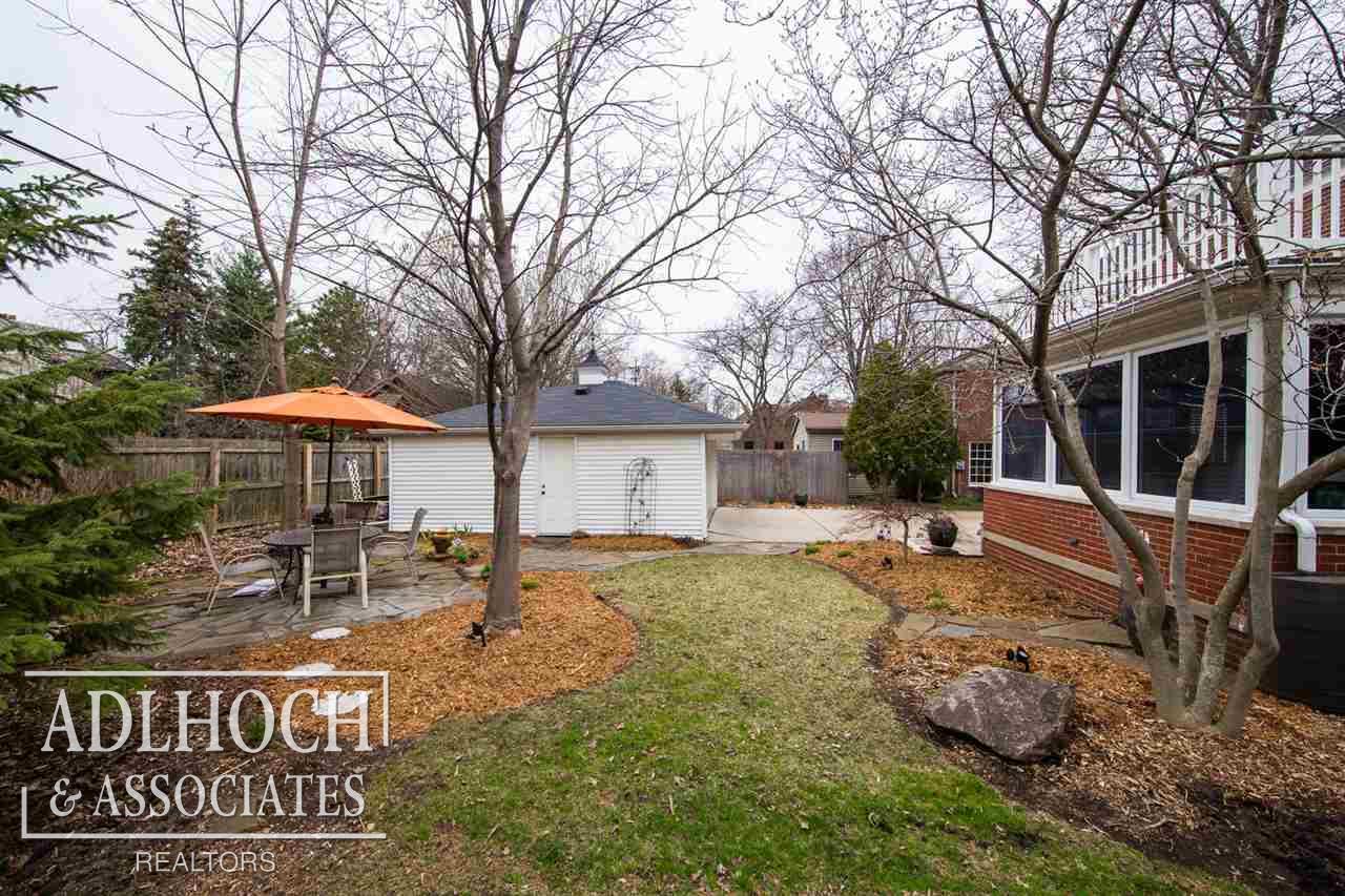 1261 Bishop Road Grosse Pointe, MI 48230 - Photo 42 of 49 31346320-41.JPG