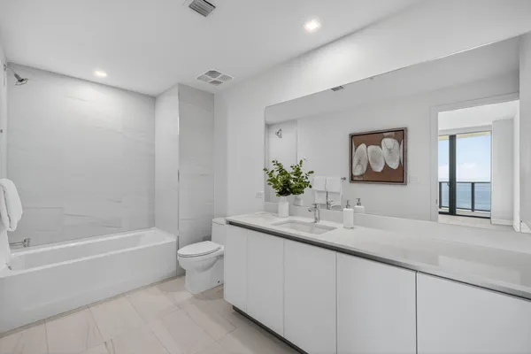 $3,650,000 | 900 North Ocean Boulevard, Unit 1702, Pompano Beach, FL 33062
