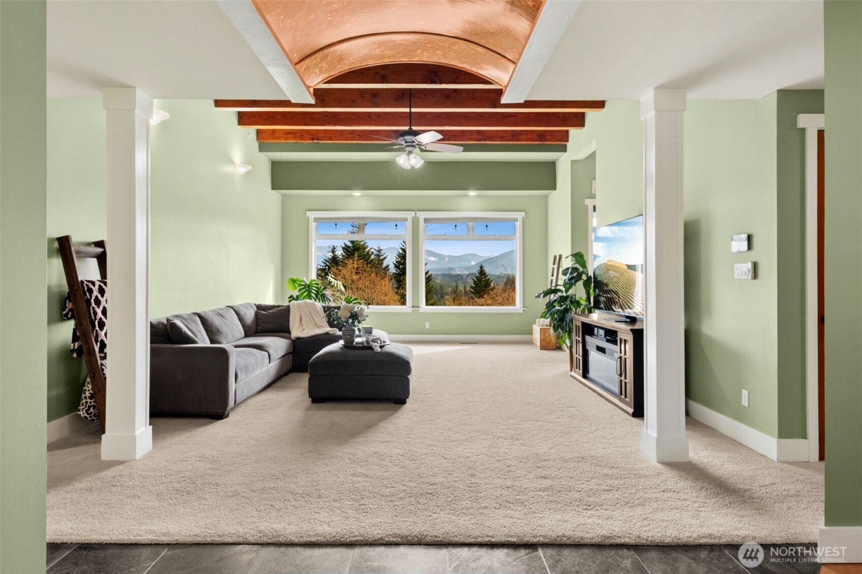 26221 Landsburg Road Southeast Ravensdale, WA 98051 - Photo 4 of 40