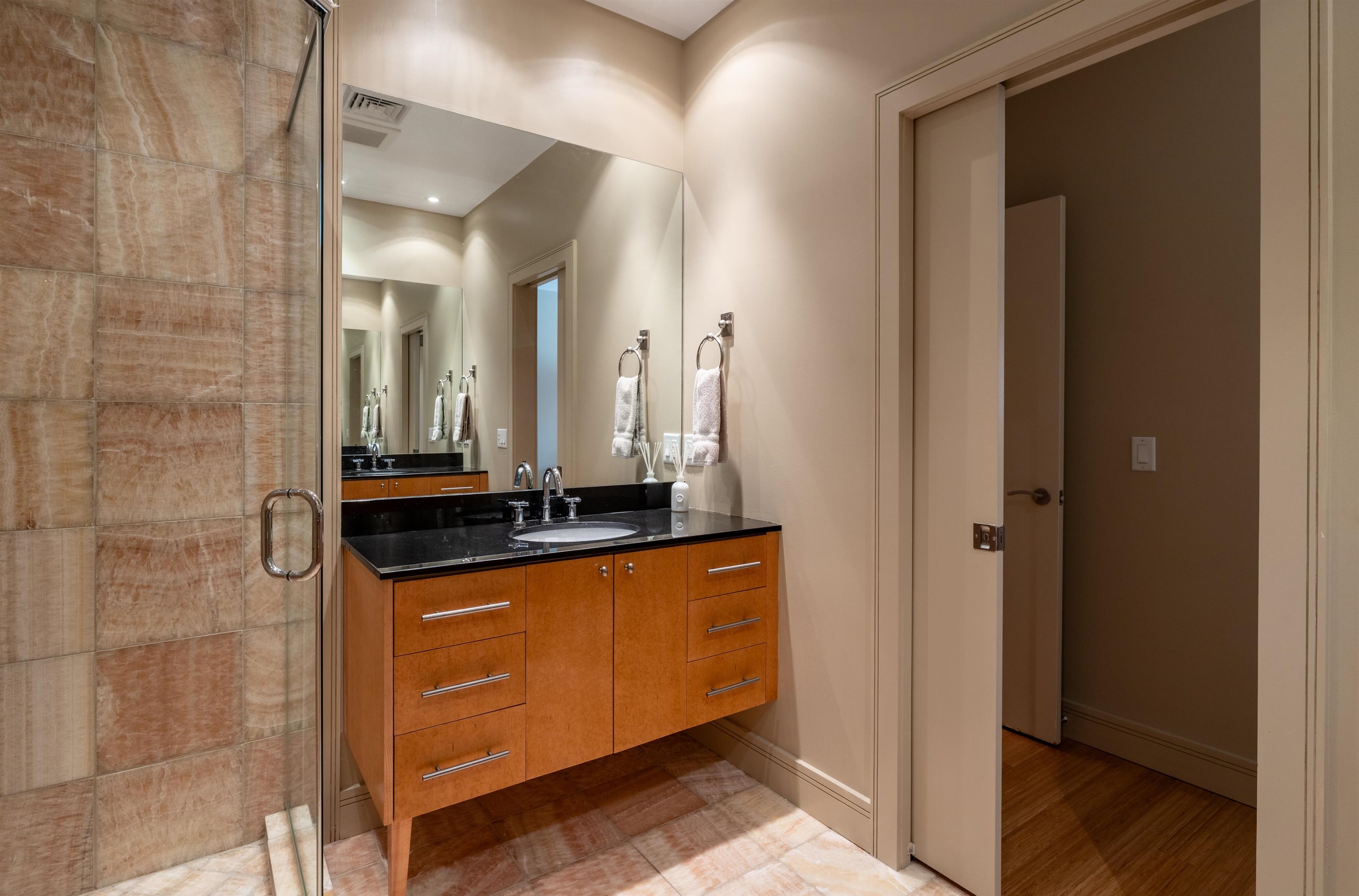 35 Cherry Street, Unit 302 Burlington, VT 05401 - Photo 19 of 23