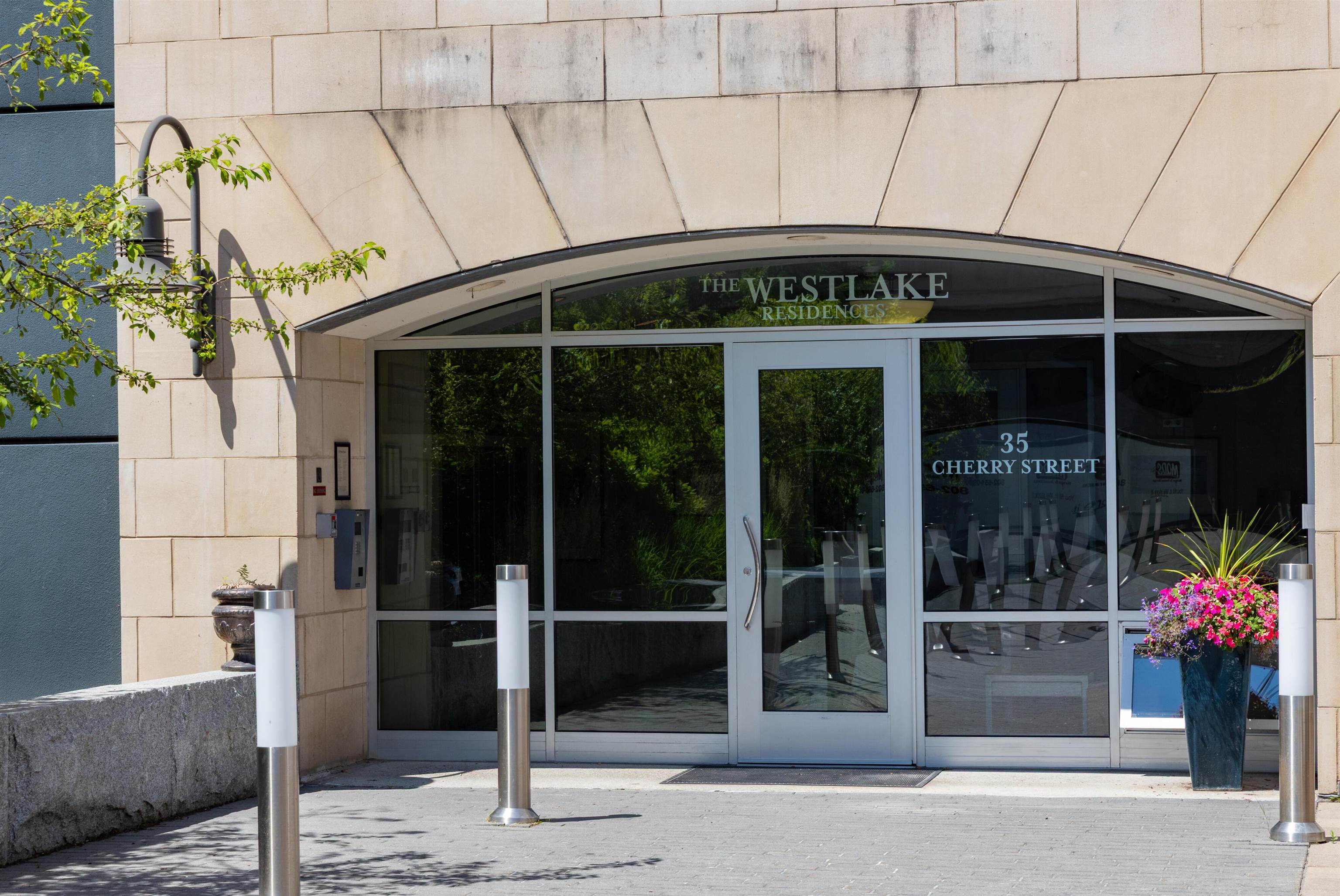 35 Cherry Street, Unit 302 Burlington, VT 05401 - Photo 3 of 23