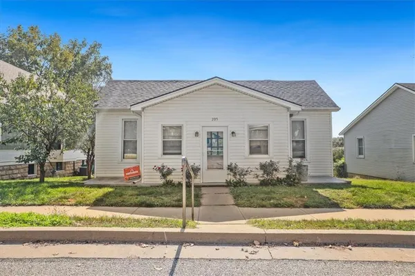 $215,000 | 205 High Street, Platte City, MO 64079