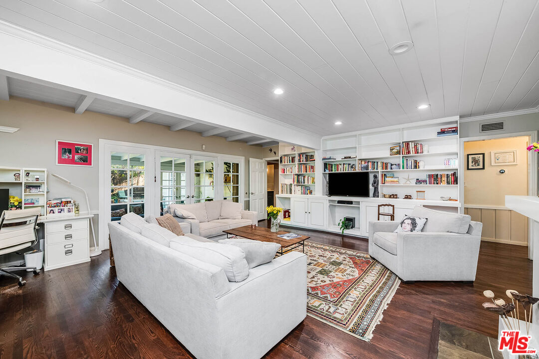 11146 Valley Spring Lane Studio City, CA 91602 - Photo 17 of 58