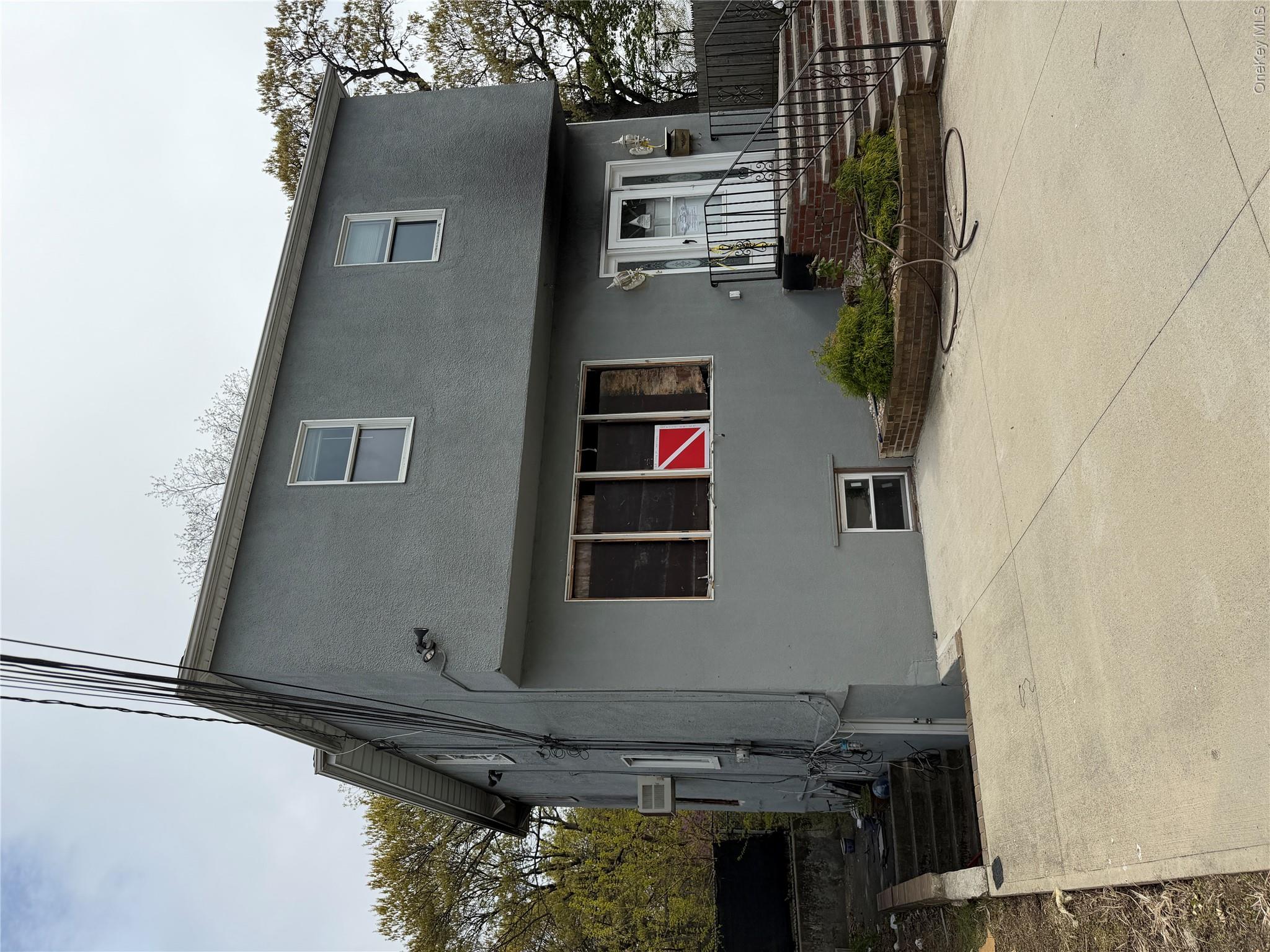 215 Spring Street Lawrence, NY 11559 - Photo 2 of 5