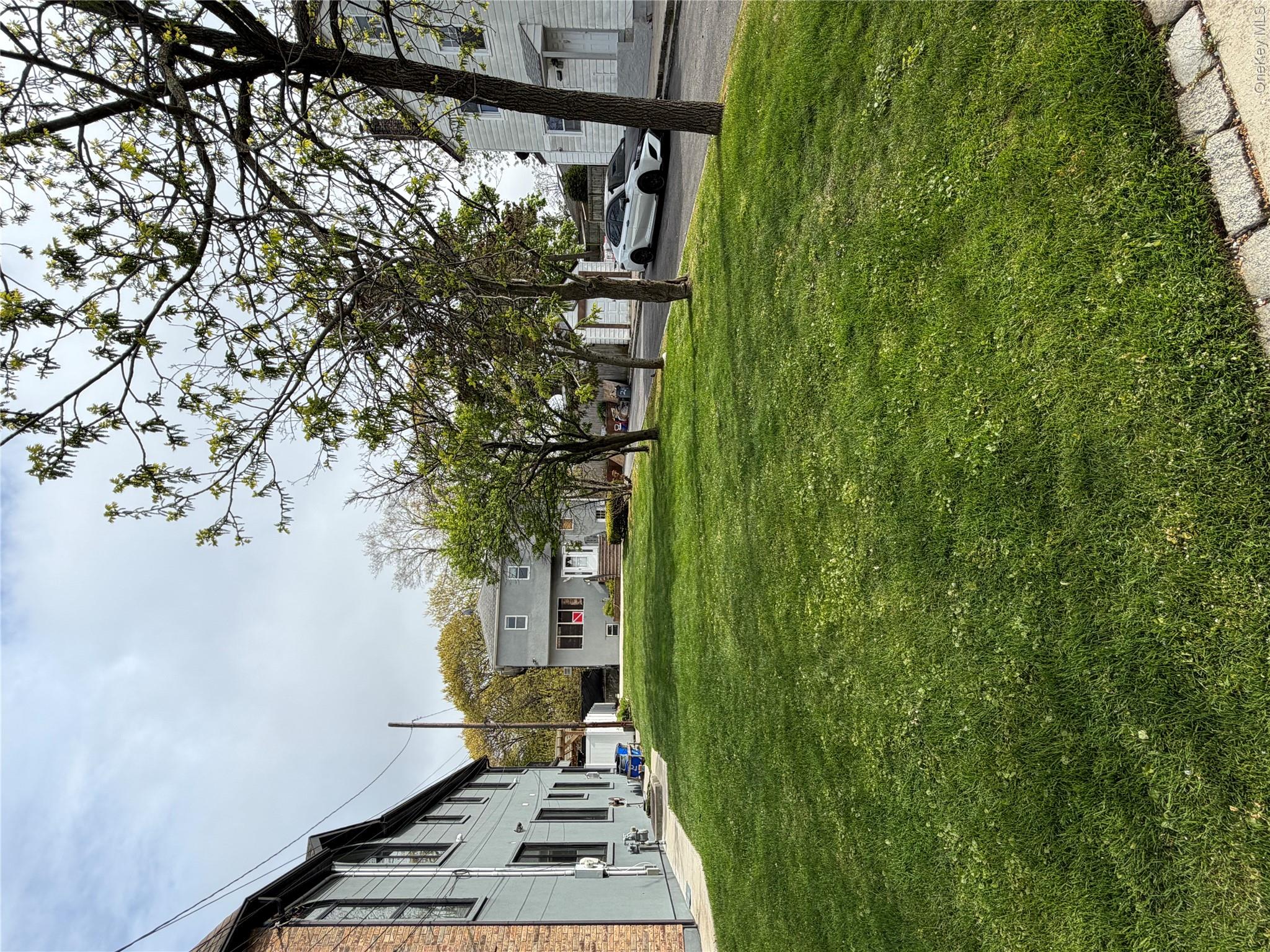 215 Spring Street Lawrence, NY 11559 - Photo 4 of 5