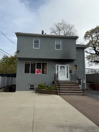 $1,549,999 | 215 Spring Street, Lawrence, NY 11559