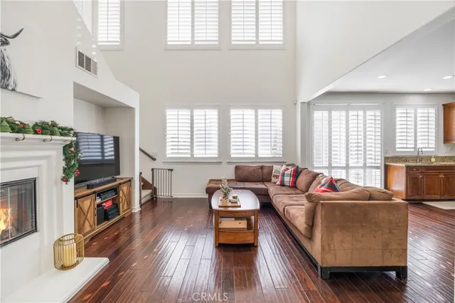 $4,800 | 236 West Weeping Willow Avenue, Orange, CA 92865