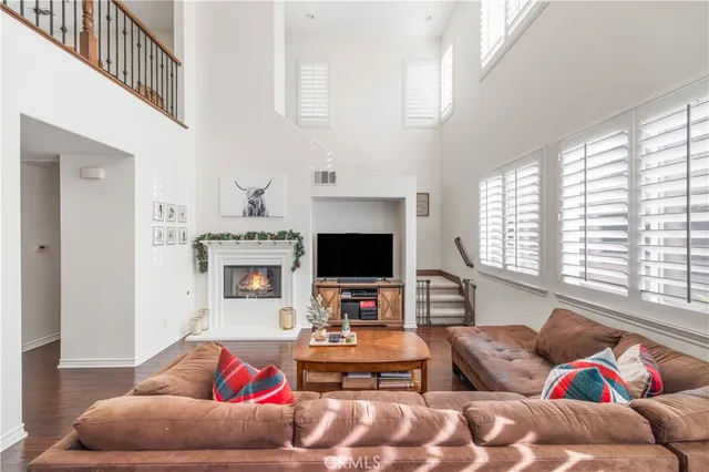 $4,800 | 236 West Weeping Willow Avenue, Orange, CA 92865